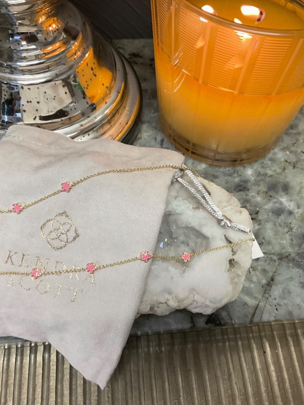 Kendra Scott Jane Gold Strand Necklace in Dark Pink Enamel - Picture 3 of 4